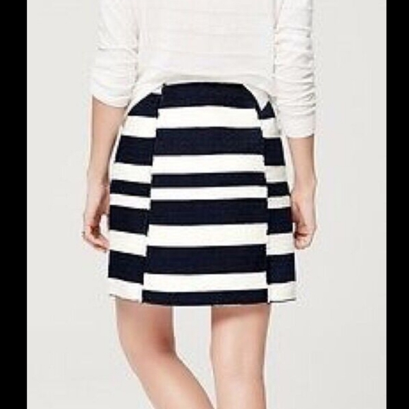 LOFT navy blue and white illusion skirt, size 2P - Picture 2 of 9